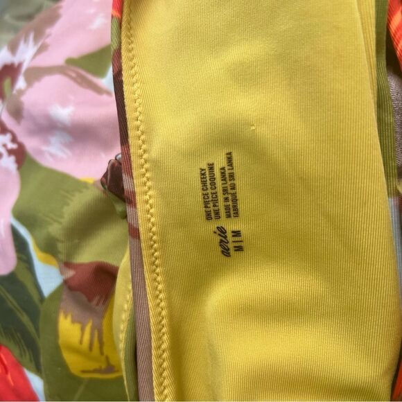 Aerie Swimsuit size medium Floral Cut Out Triple Knot Strapless One Piece Cheeky - Picture 5 of 5